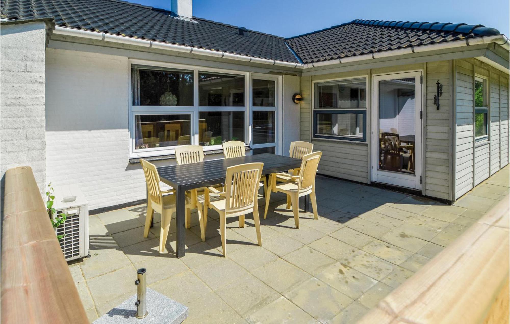 Amazing Home In Blavand With Sauna Esterno foto